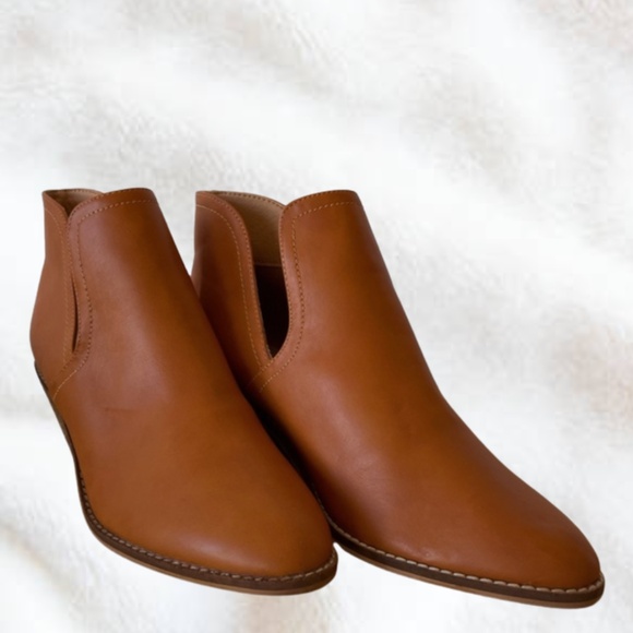 Beast fashion SUNNY Western Ankle Booties Women's low heel SIZE 8.5 - Picture 1 of 6